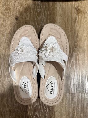 Cliffs White Floral Leather Sandals
